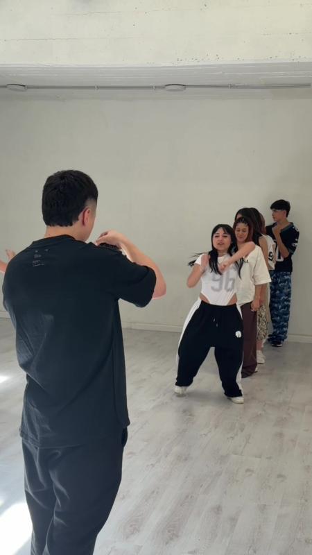TikTok video by @emirabdulgani using the sound La Mamá de la Mamá