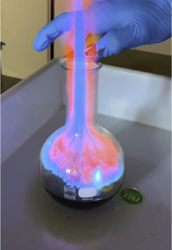 TikTok video by @ciencia_radiactiva using the sound Can You Hear The Music