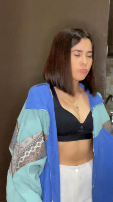 Video de TikTok de @its.michhh con el sonido 5 SONGS MASHUP