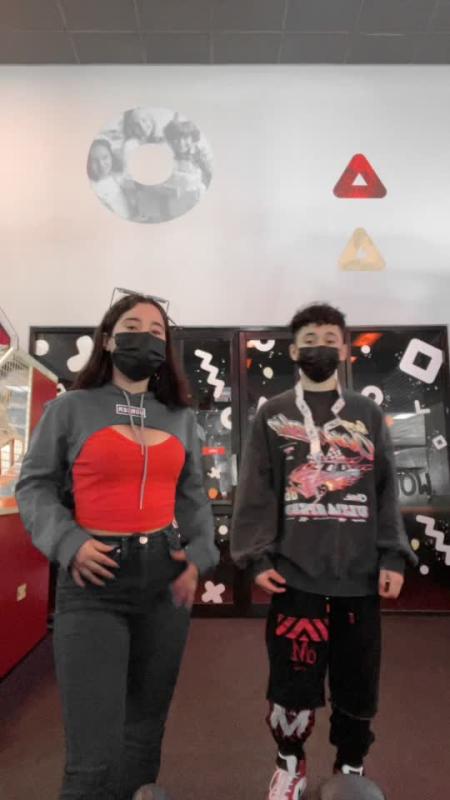 Video de TikTok de @its.michhh con el sonido 5 SONGS MASHUP