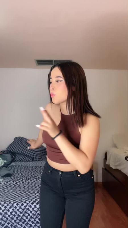 TikTok video by @its.michhh using the sound trend de edits
