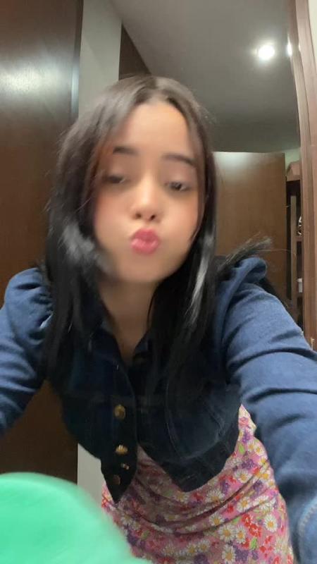 TikTok video by @its.michhh using the sound Rompe