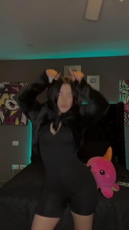 TikTok video by @its.michhh using the sound Efecto