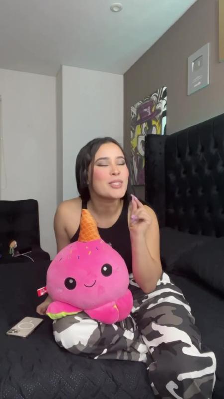 TikTok video by @its.michhh using the sound Envolver