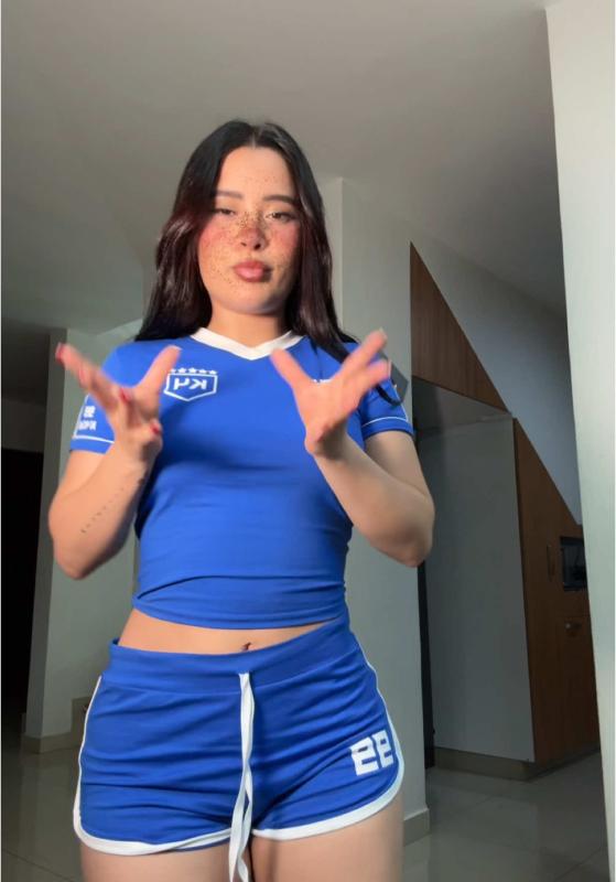 TikTok video by @its.michhh using the sound Si Las Gatas Se Amotinan