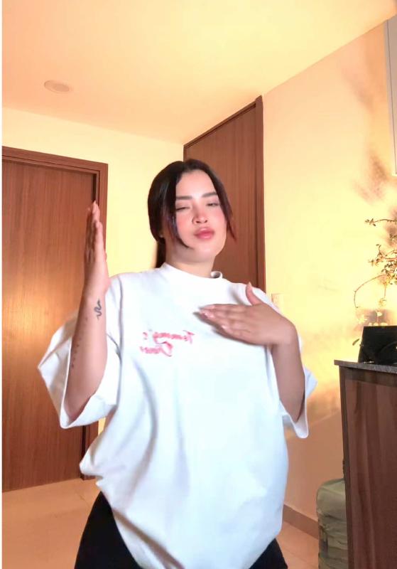 TikTok-Video von @its.michhh mit dem Sound SHAKE IT TO THE MAX (FLY) [REMIX]
