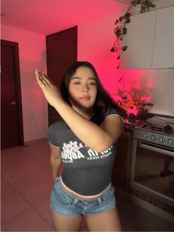 TikTok video by @its.michhh using the sound Treme o Popozão