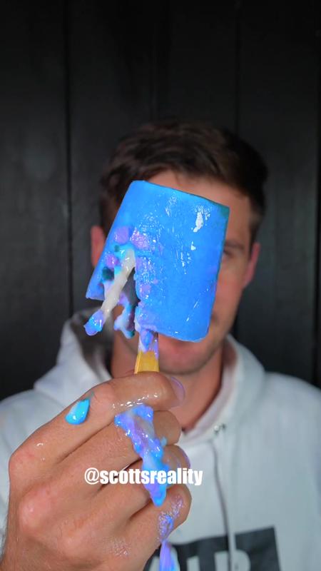 Video de TikTok de @scottsreality con el sonido Ice Ice Baby