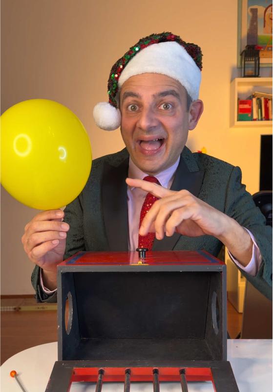 TikTok-Video von @arnaldomangini mit dem Sound Rockin' Around The Christmas Tree