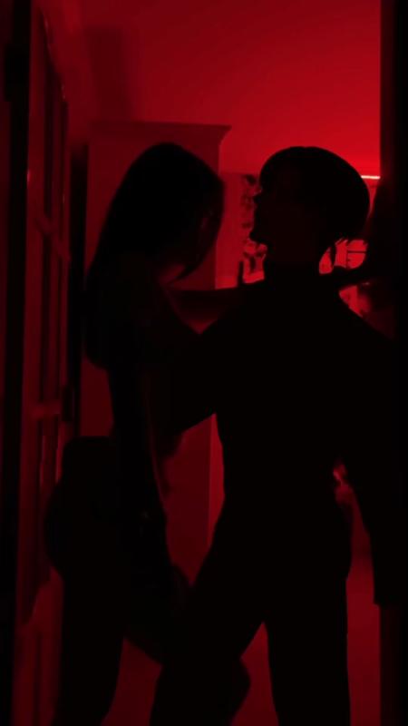 Video de TikTok de @kikakiim con el sonido Put Your Head On My Shoulder