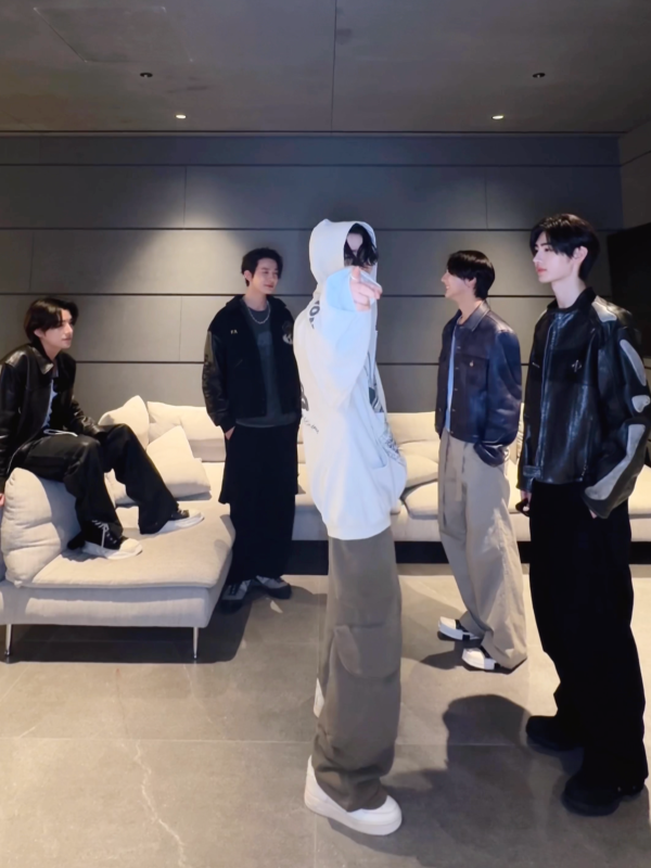 TikTok video by @enhypen using the sound Heartbreak Anniversary
