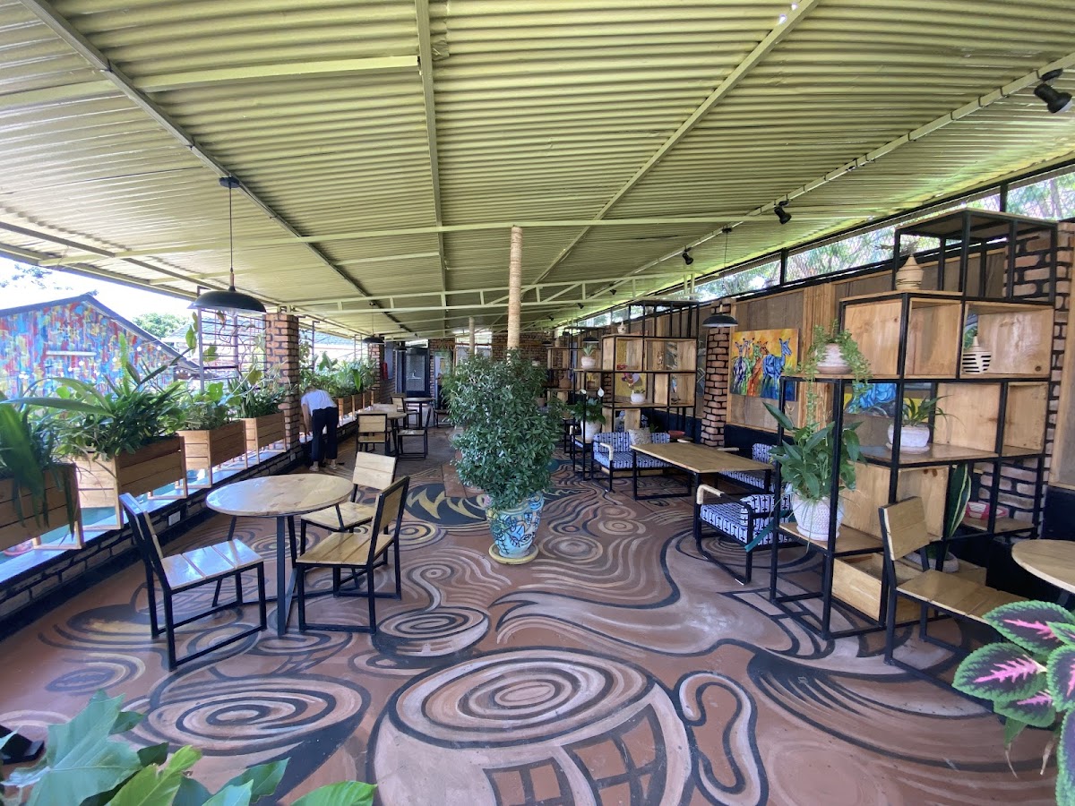 Niyo Arts Café