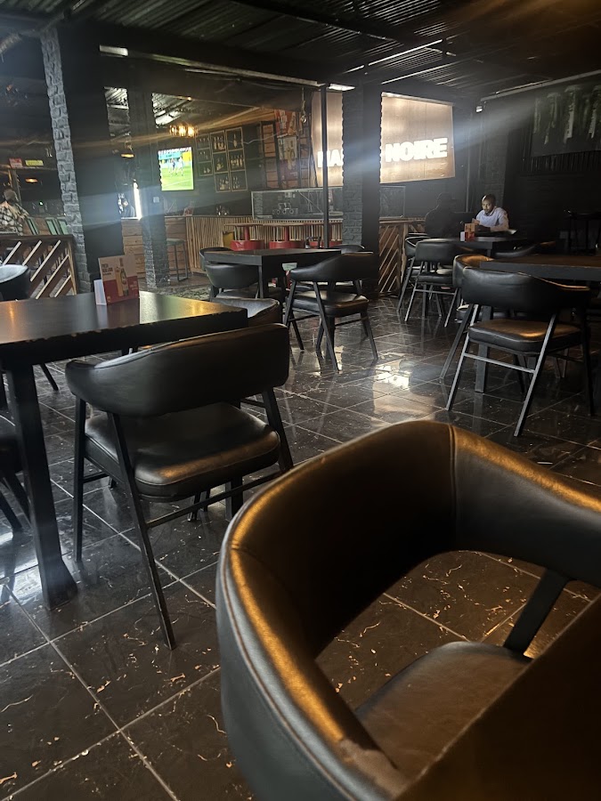 Maison Noire Bar & Restaurant