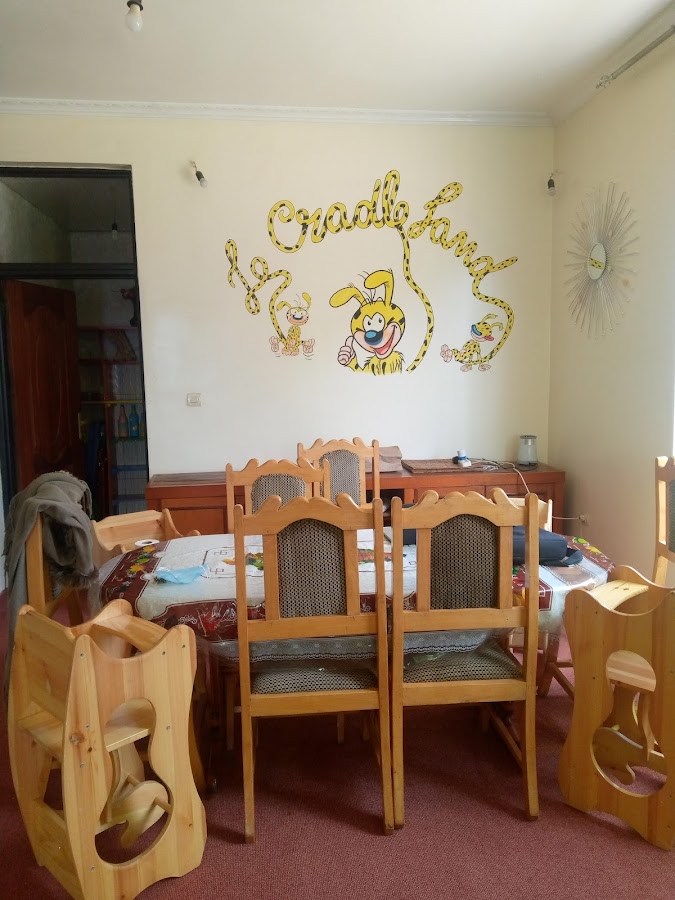 Le Cradle Land