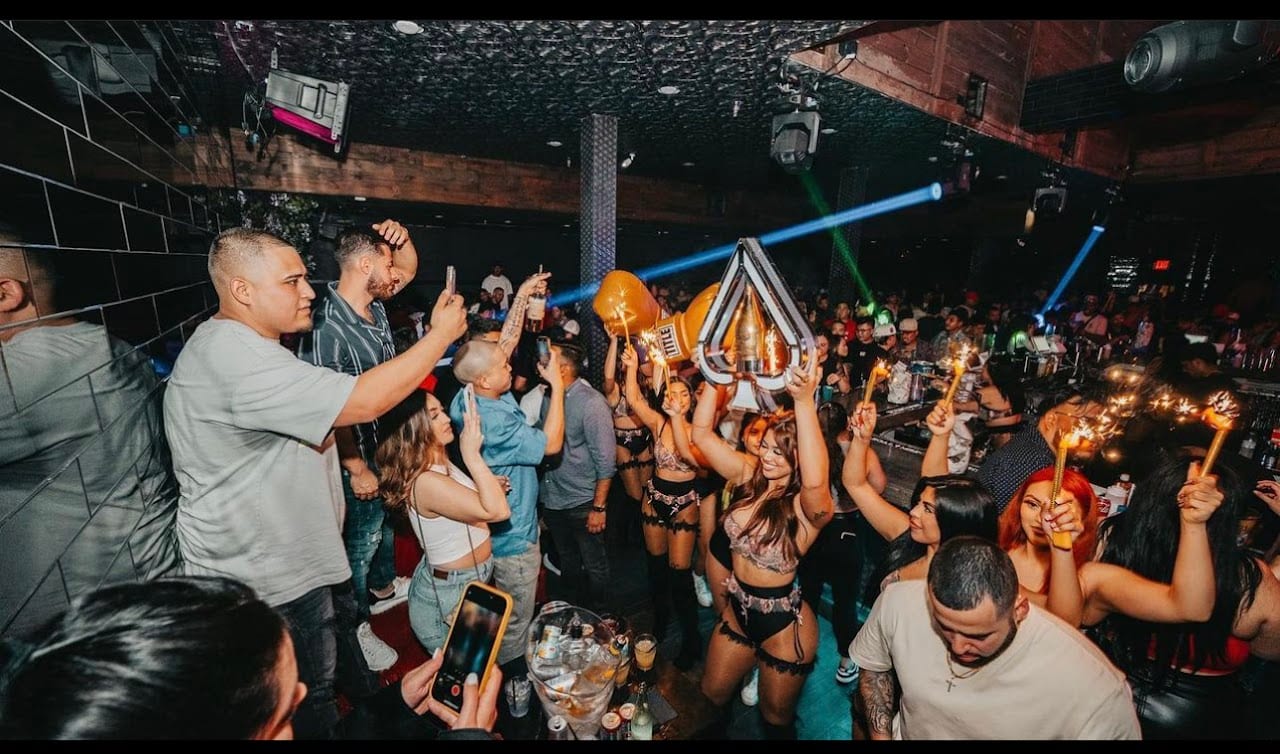 El Conejo Malo 动感夜总会