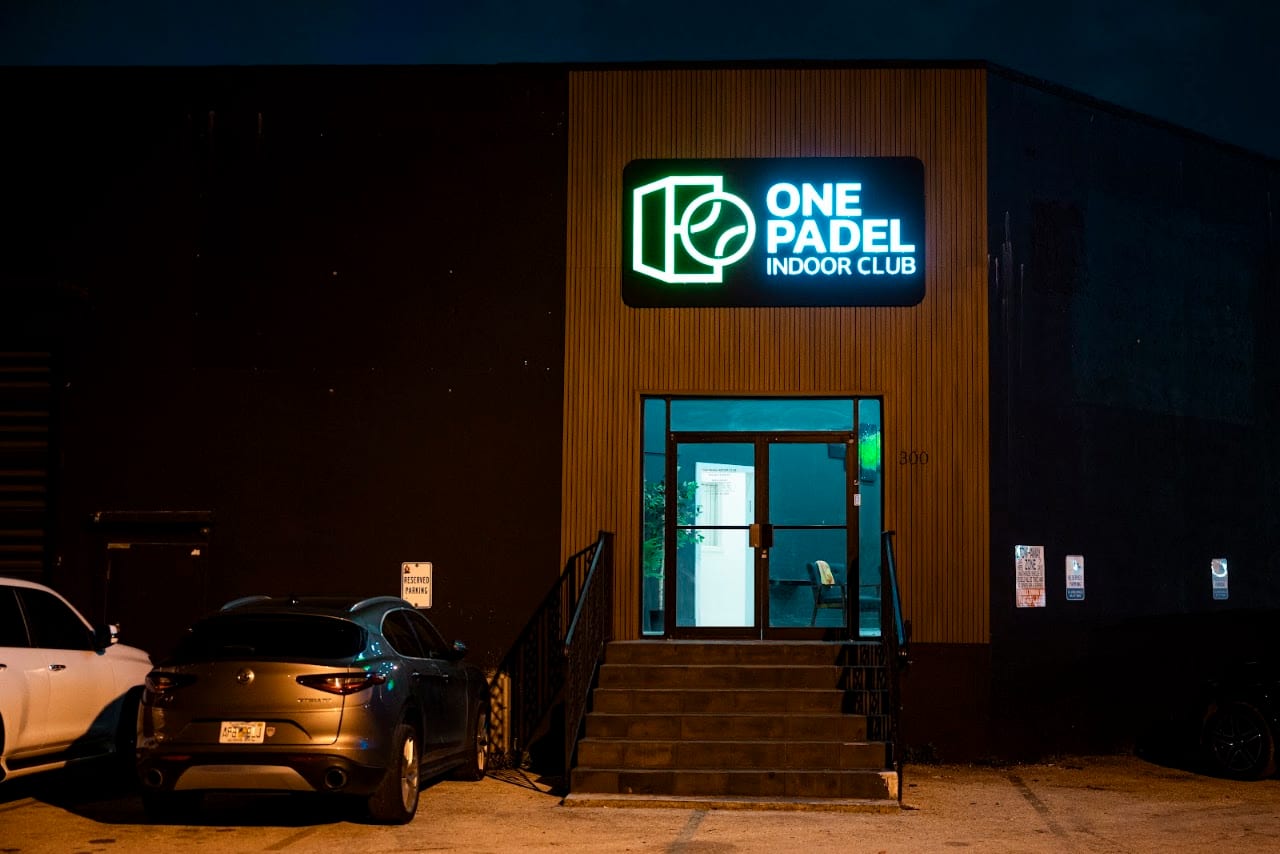 One Padel Indoor Club