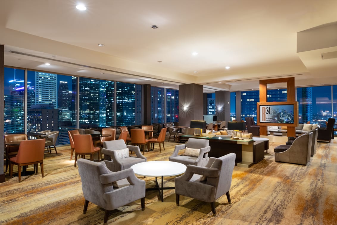 R24 奢华屋顶景观酒廊